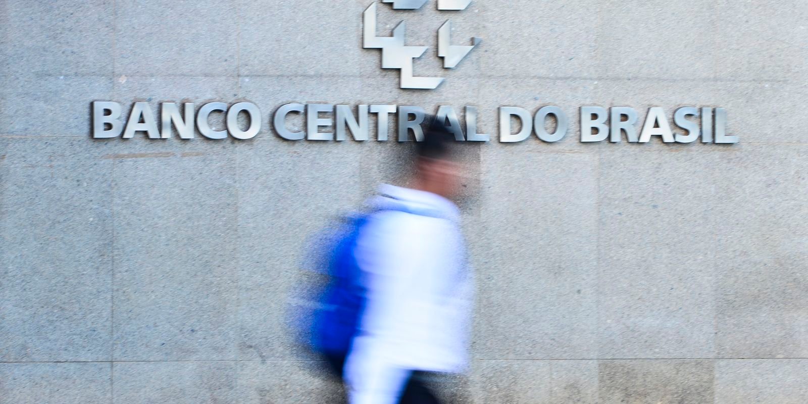 banco-central-divulga-edital-de-concurso-para-analista