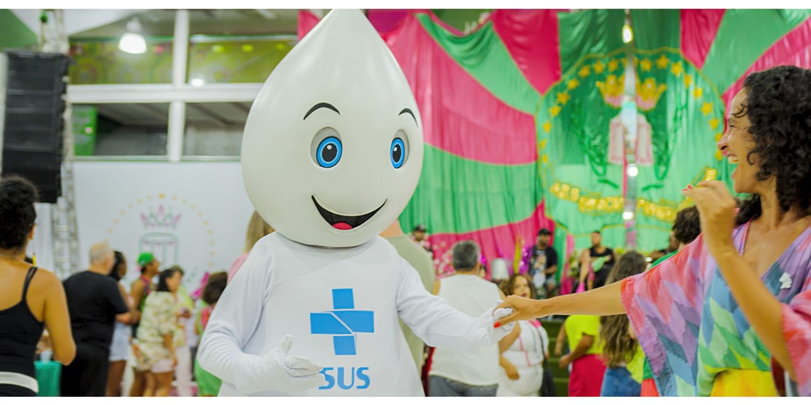 ze-gotinha-grava-clipe-de-samba-enredo-na-quadra-da-mangueira