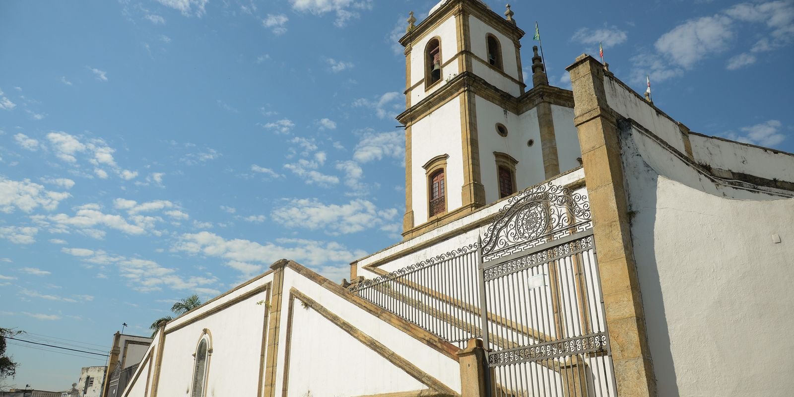pesquisadores-criticam-comparacao-de-numero-de-igrejas-e-escolas