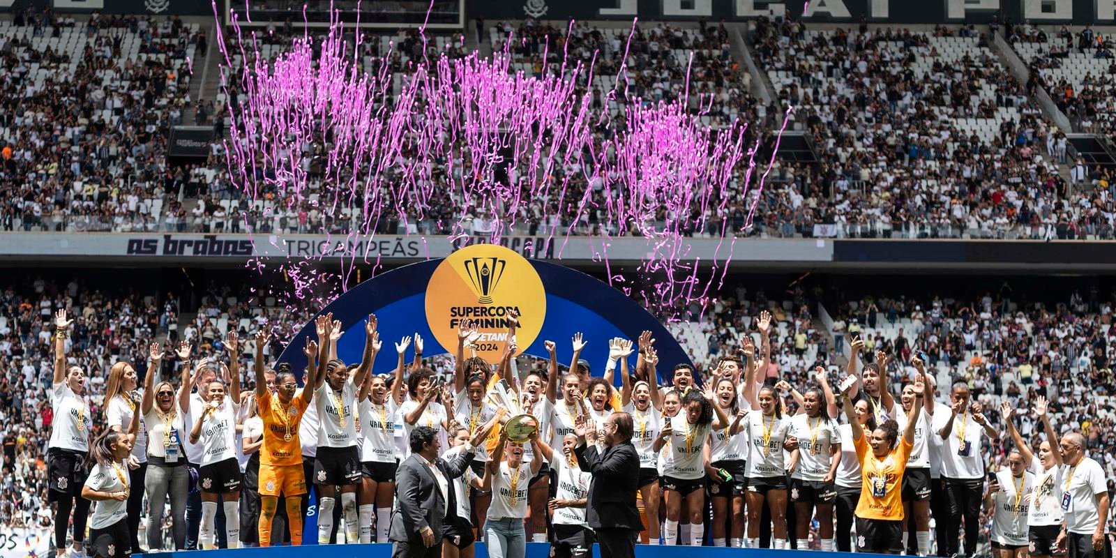 corinthians-derrota-cruzeiro-e-conquista-tri-da-supercopa-feminina