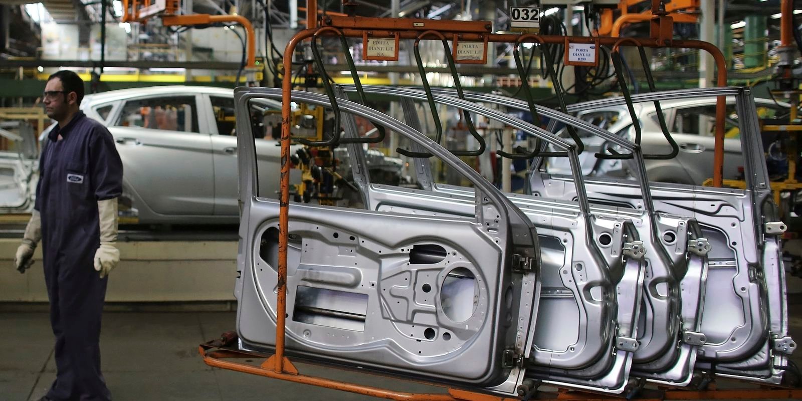 bc:-atividade-economica-tem-alta-de-2,45%-em-2023