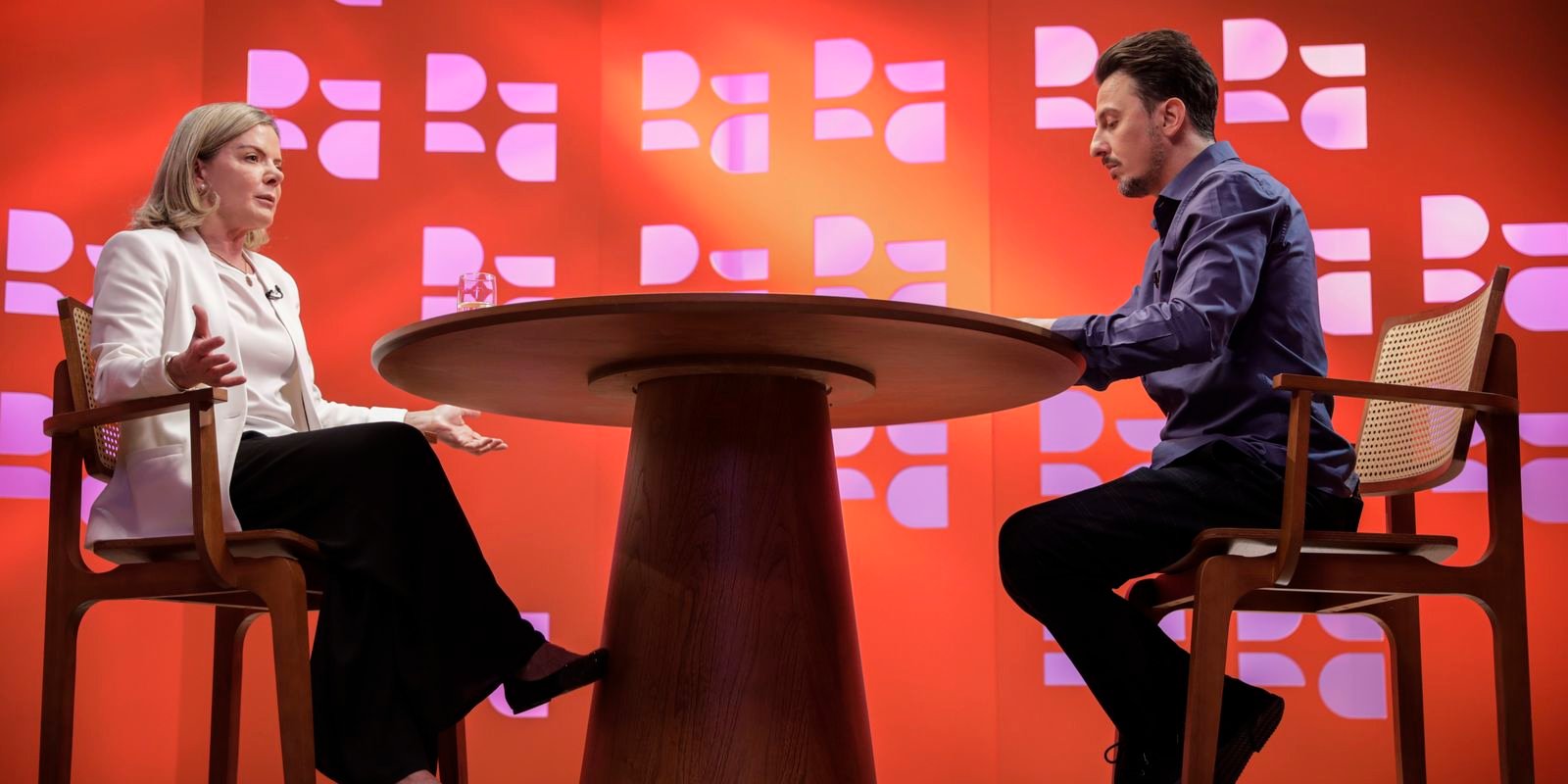 deputada-gleisi-hoffmann-e-a-entrevistada-do-dr-com-demori