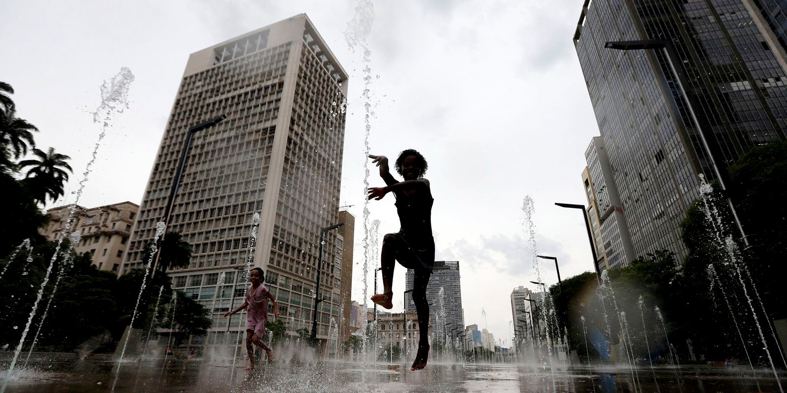 portaria-que-obriga-distribuicao-de-agua-em-shows-e-prorrogada