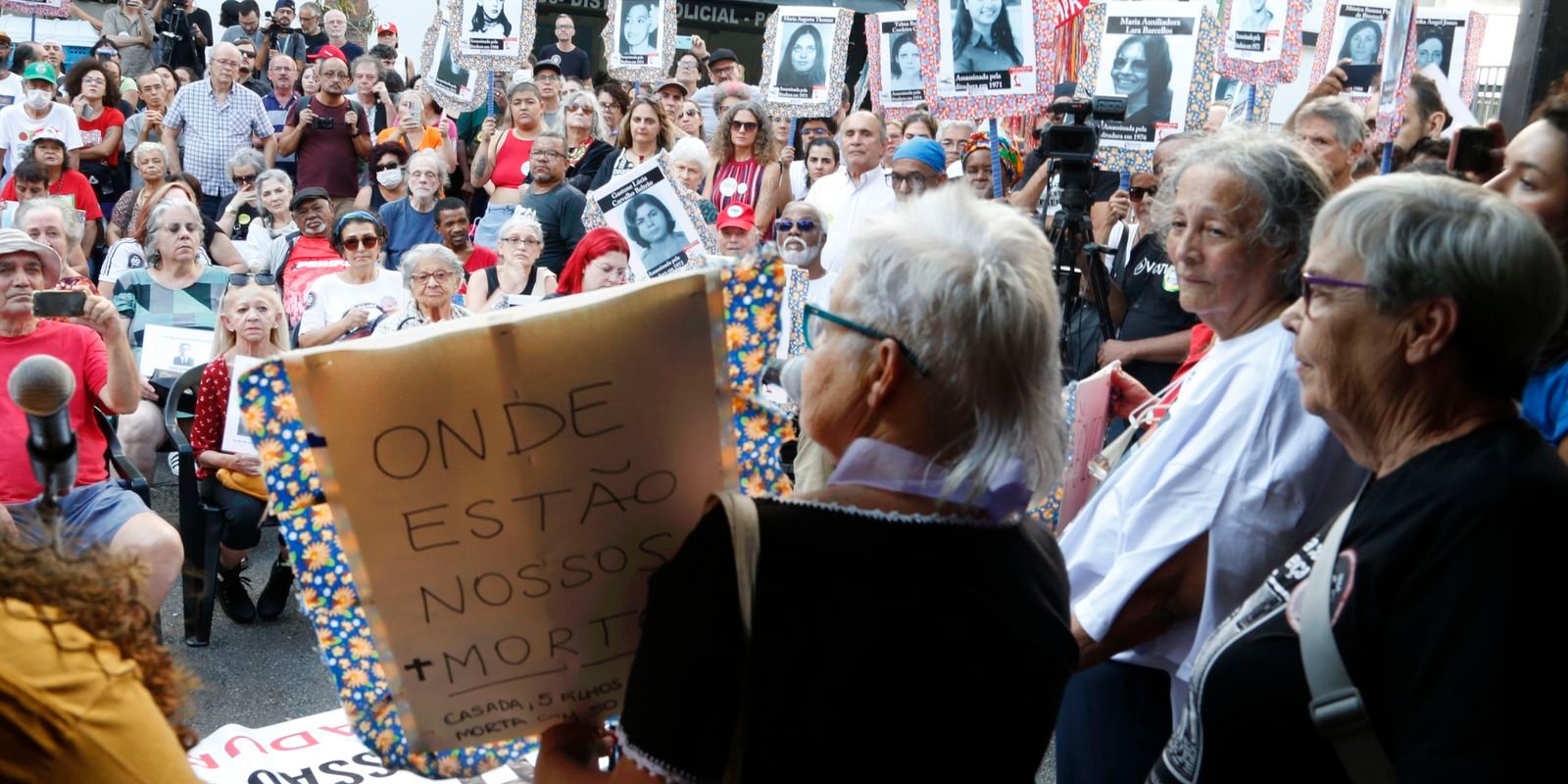 caminhada-em-sao-paulo-lembra-golpe-militar-e-faz-homenagem-as-vitimas