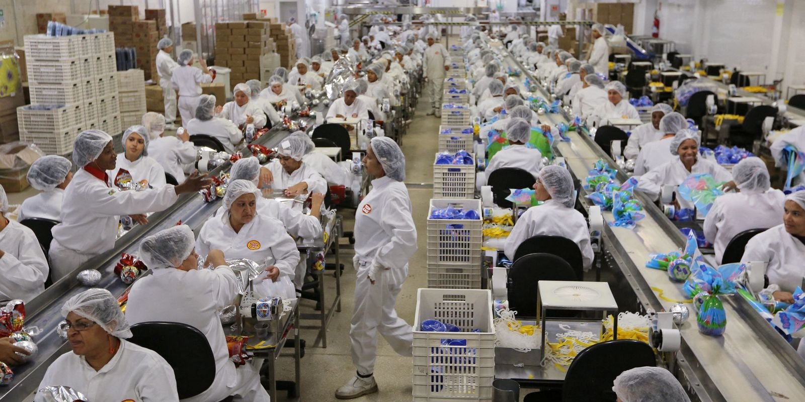 producao-da-industria-recua-0,3%-em-fevereiro,-revela-ibge