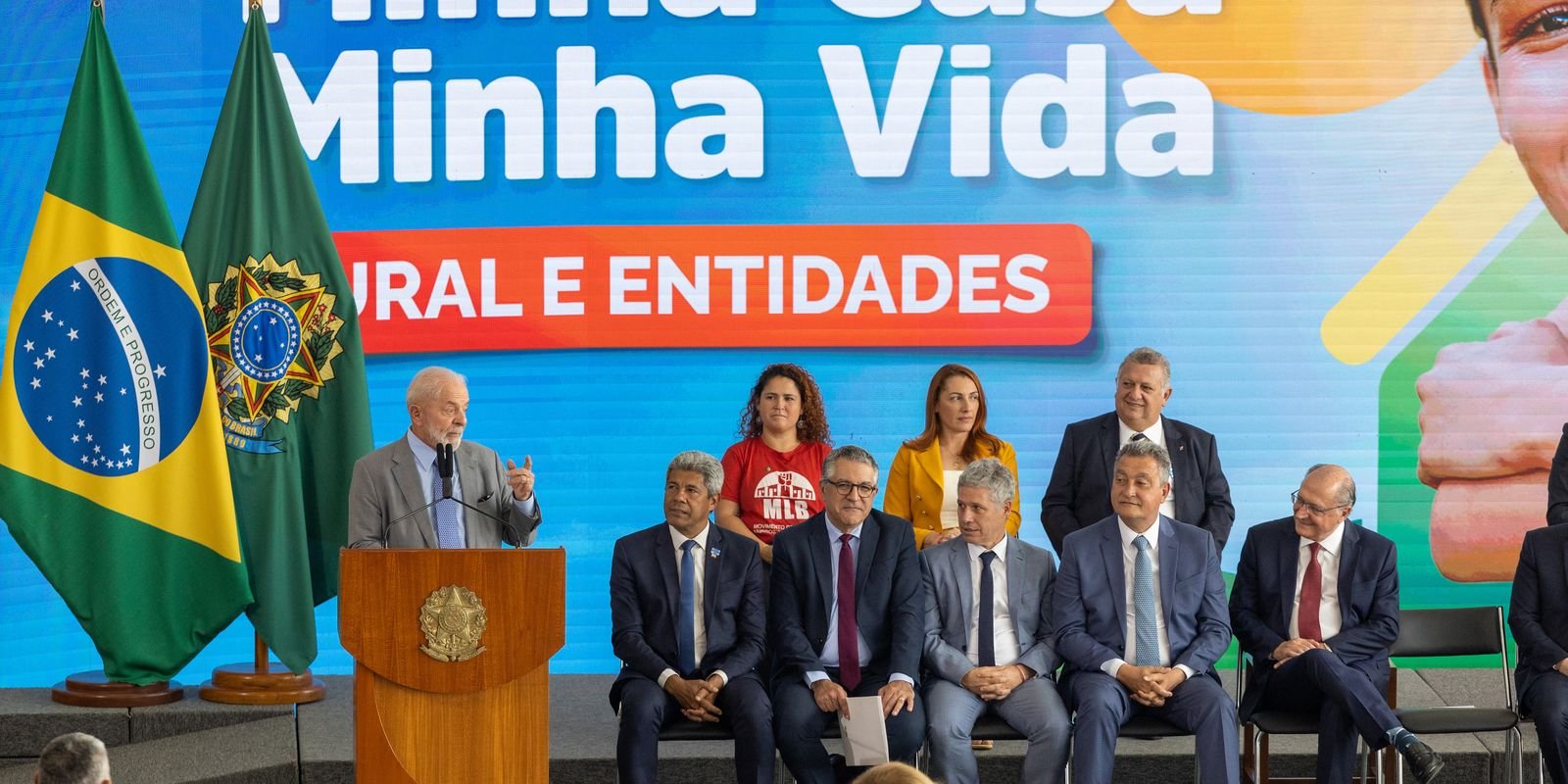 governo-anuncia-112-mil-casas-para-area-rural-e-movimentos-por-moradia