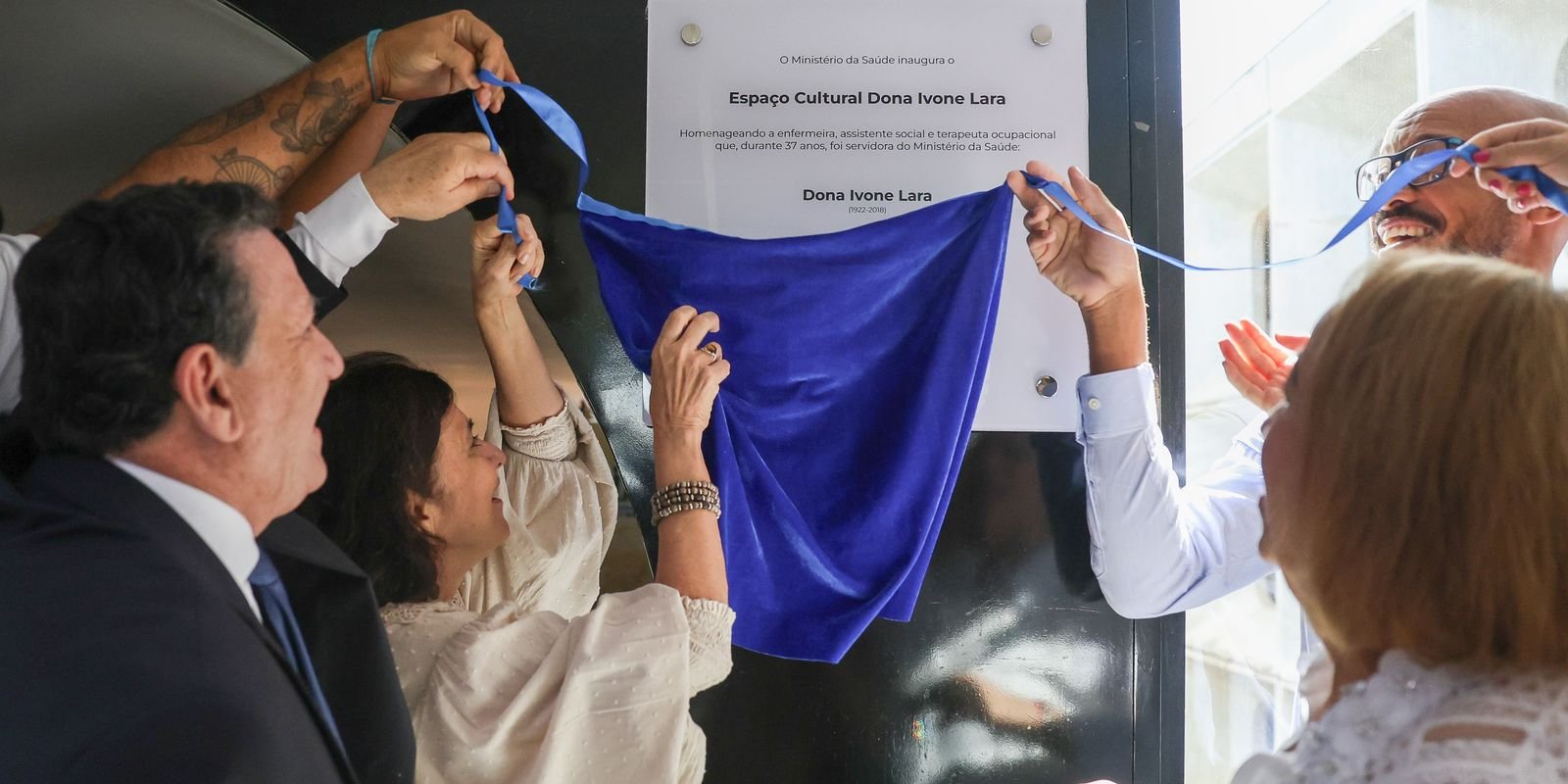 exposicao-homenageia-trajetoria-de-mulheres-na-saude