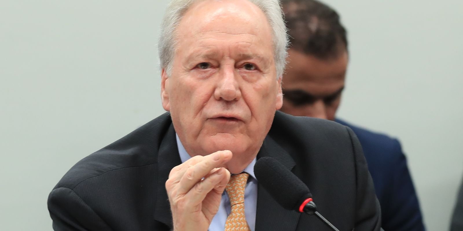 ministro-da-justica-suspende-policial-que-ensinou-tortura-em-curso