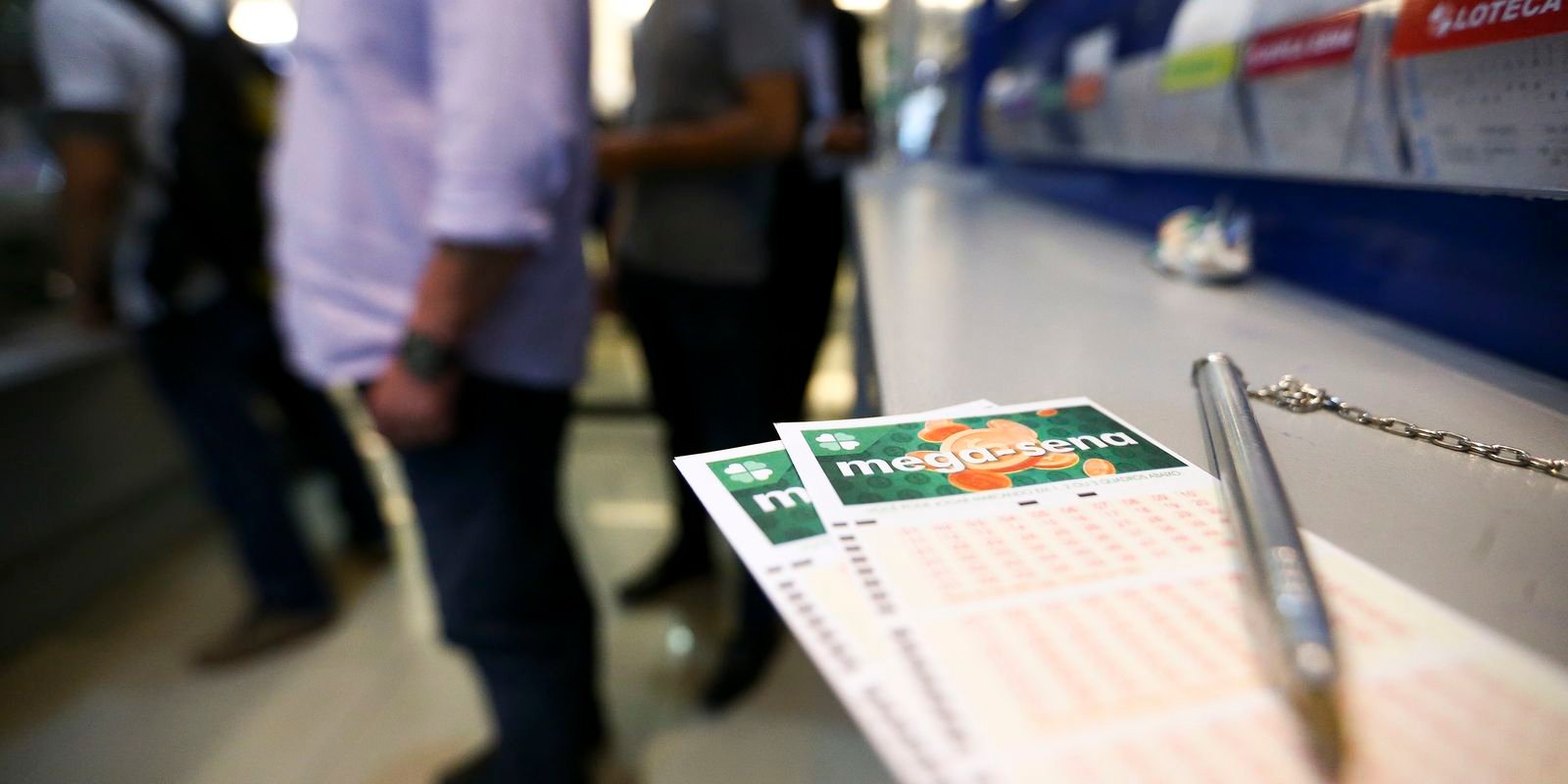 mega-sena-acumula-novamente-e-premio-vai-a-r$-100-milhoes