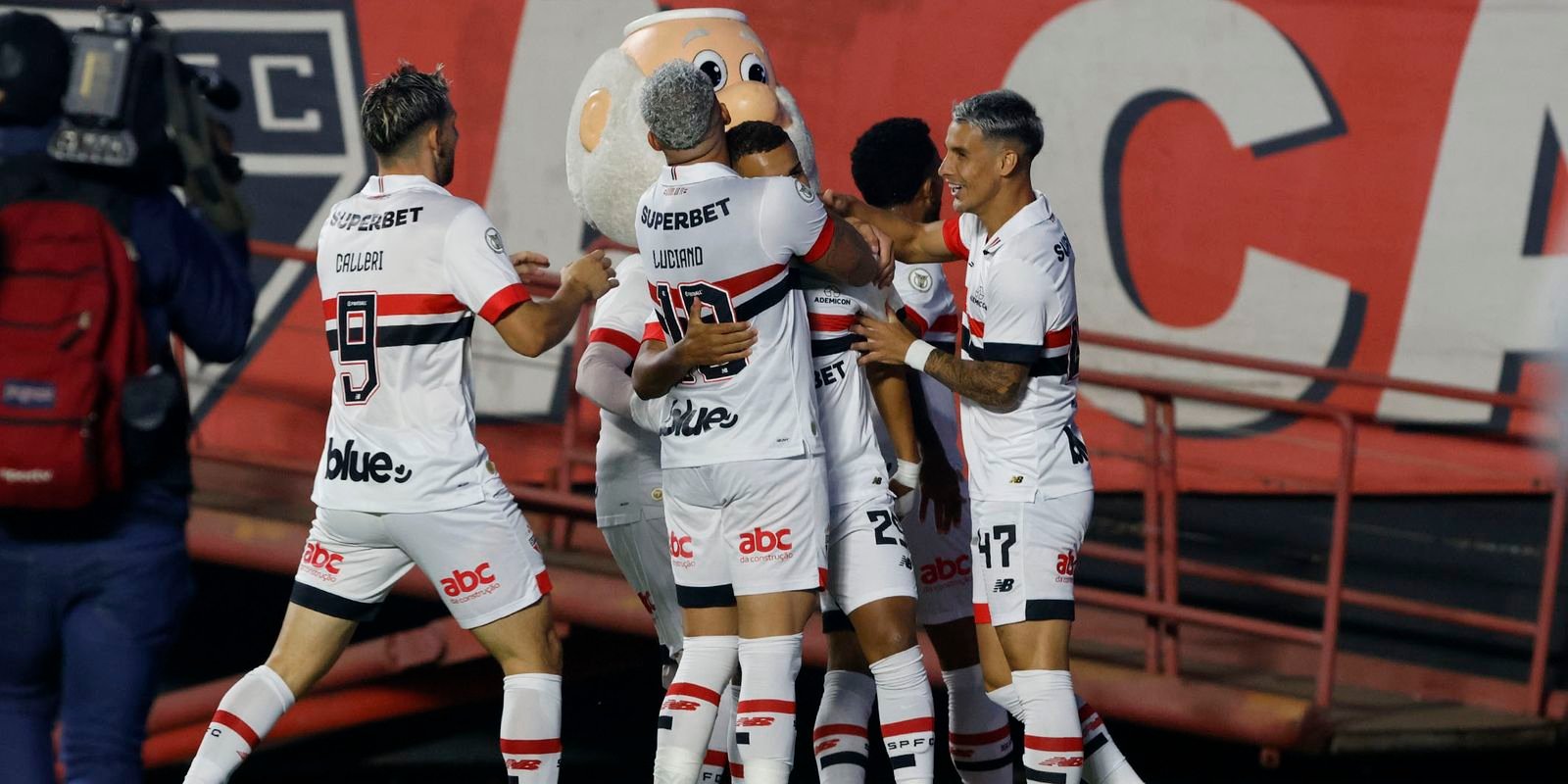 sao-paulo-derrota-criciuma-para-assumir-7a-posicao-do-brasileiro