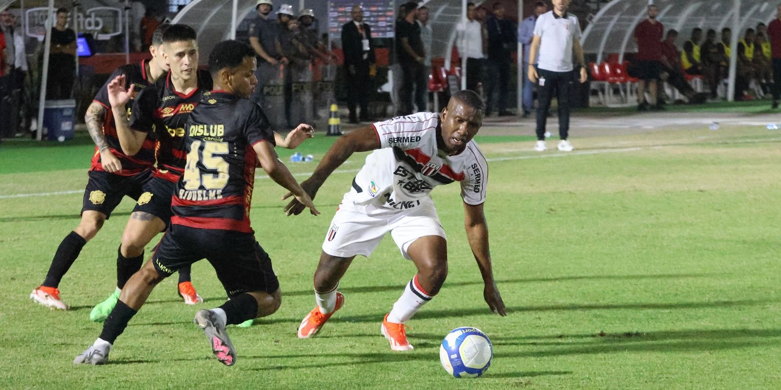 serie-b:-sport-marca-nos-acrescimos-e-empata-com-botafogo-sp