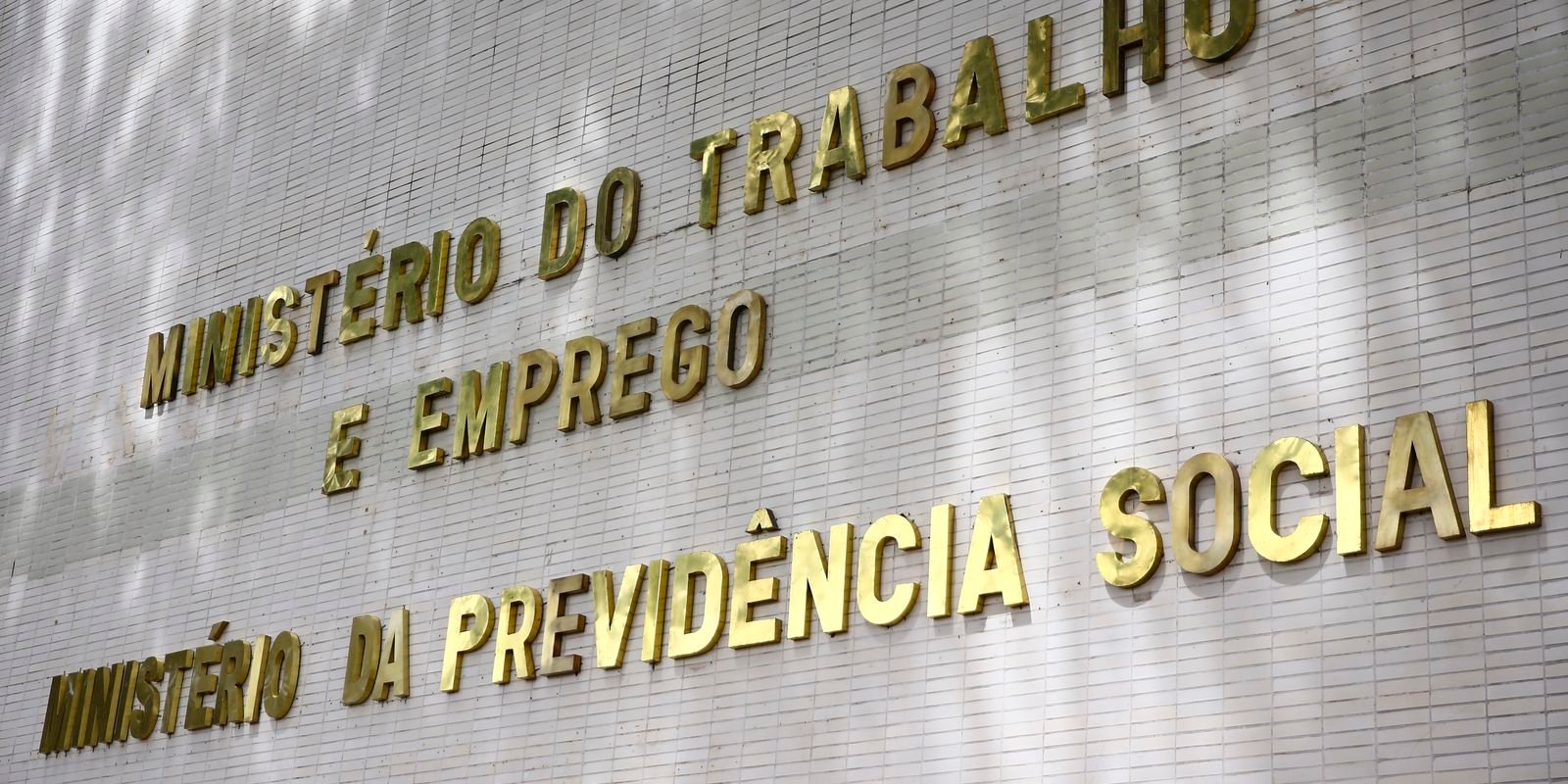 ministerio-do-trabalho-notifica-sindicatos-para-atualizar-registro