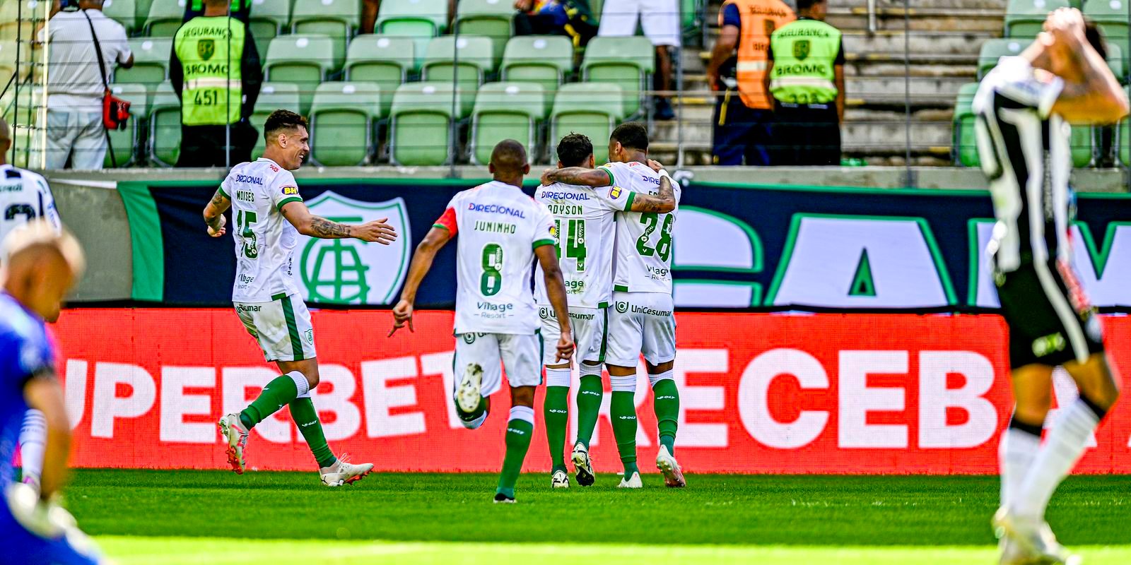 america-derrota-operario-e-iguala-santos-no-topo-da-serie-b:-2-a-0